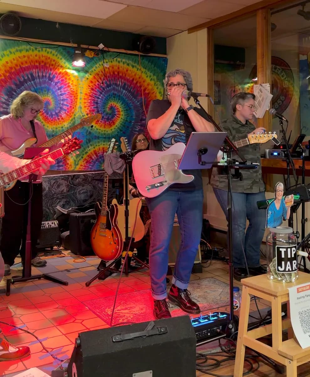 Dina · Howling Moon